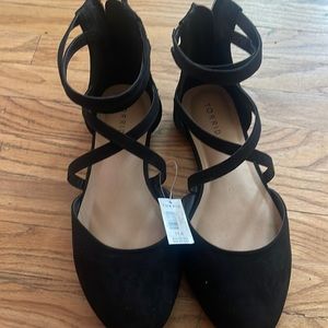 Adorable black straps flats by Torrid